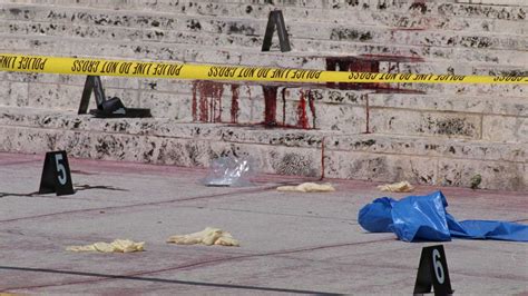 Gianni Versace Murder: PHOTOS From the Crime Scene .